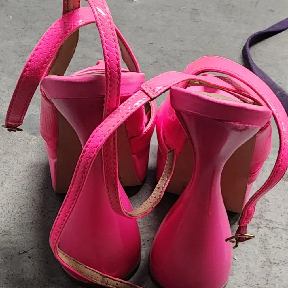 Fashion nova dancer heels - Picture 4 of 5